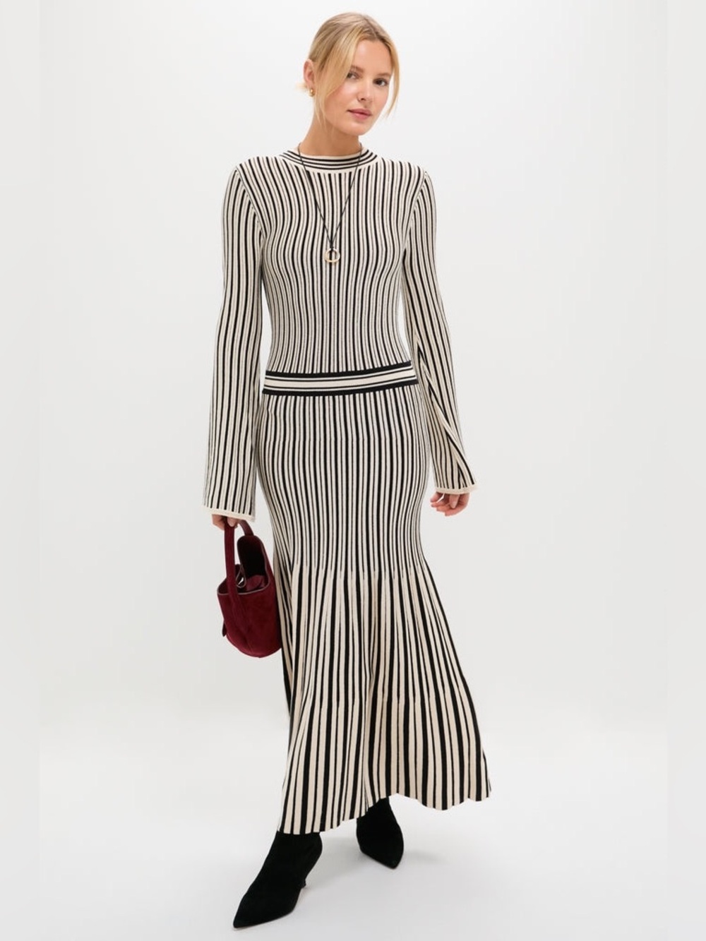 Moon River Black & Ivory Striped Maxi Dress Size Medium Sweater Dress NWT